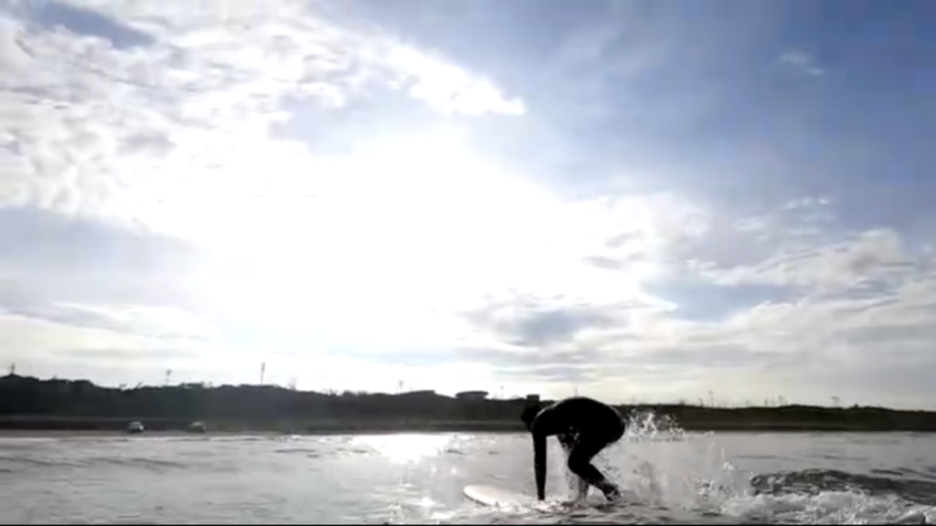 サーフィンのテイクオフで前足が入らない方必見動画 野呂玲花プロのテイクオフ方法 Chill Board Riders